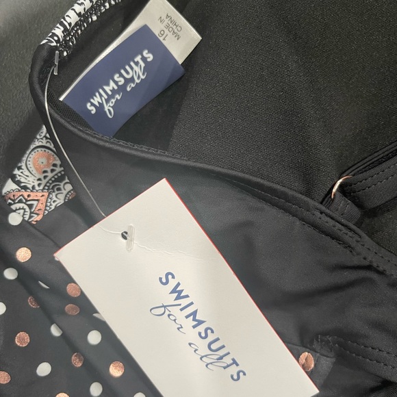 Swimsuits for all one piece - Picture 4 of 5